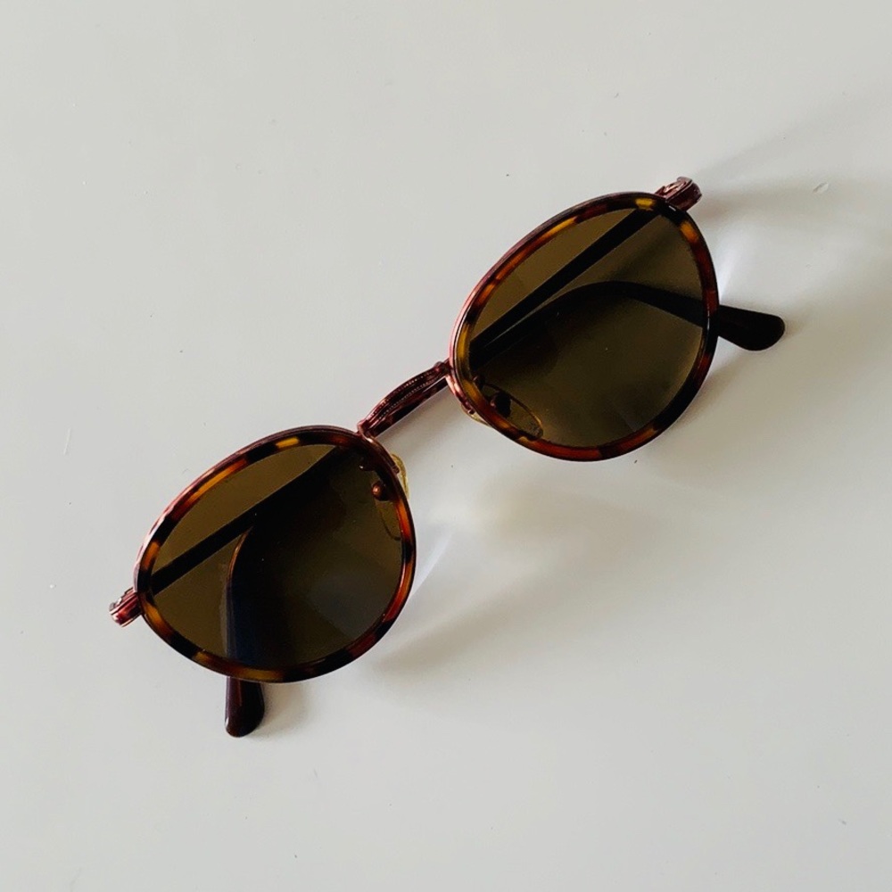 Giorgio Armani vintage rare sunglasses (GUC)